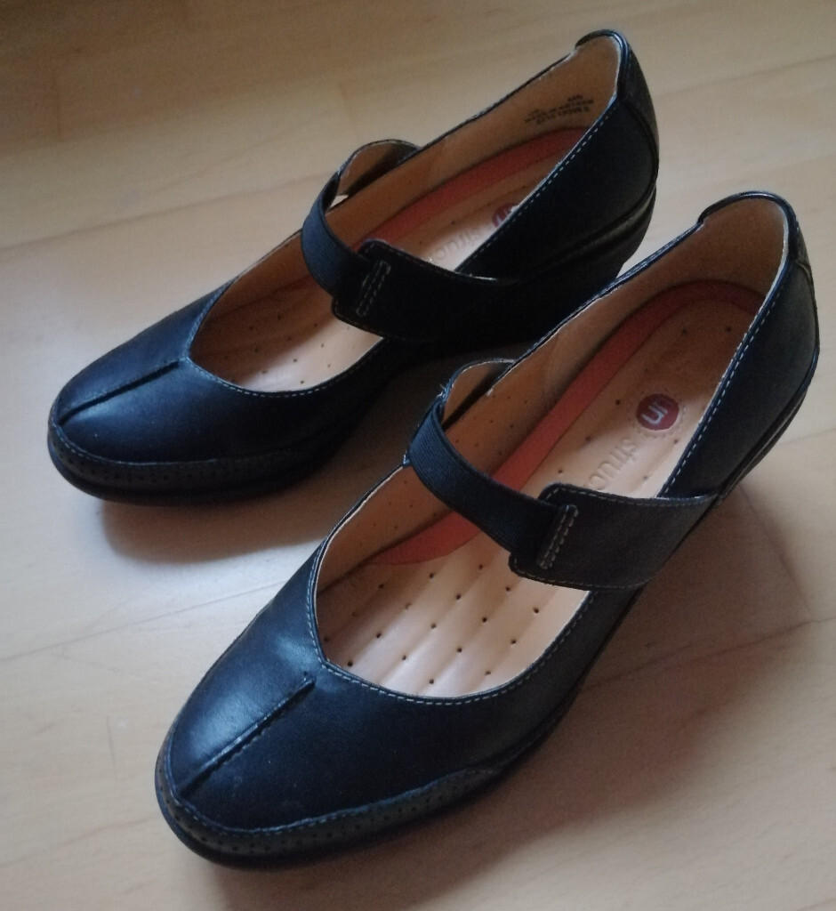 used clarks womens shoes